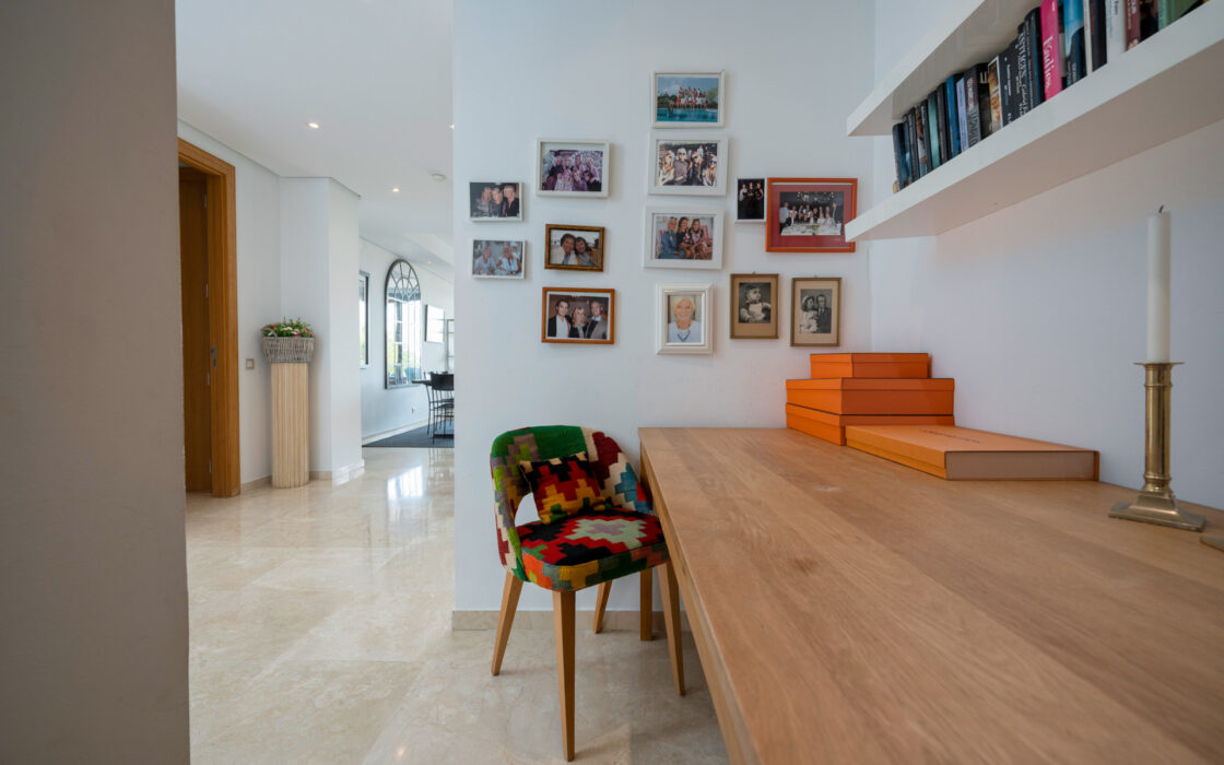 Четырехкомнатная квартира с террасой в Малаге 196 кв.м