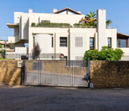 Четырехкомнатная квартира с террасой в Малаге 196 кв.м