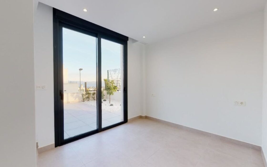 Будинок в Полопе 144 кв.м з терасою та видом на море