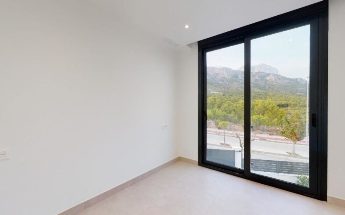 Будинок в Полопе 144 кв.м з терасою та видом на море