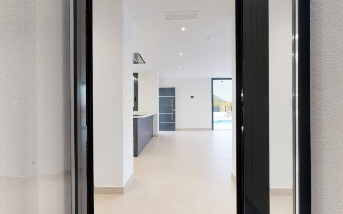 Будинок в Полопе 144 кв.м з терасою та видом на море