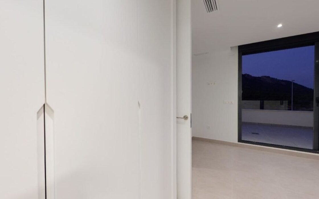 Будинок в Полопе 144 кв.м з терасою та видом на море