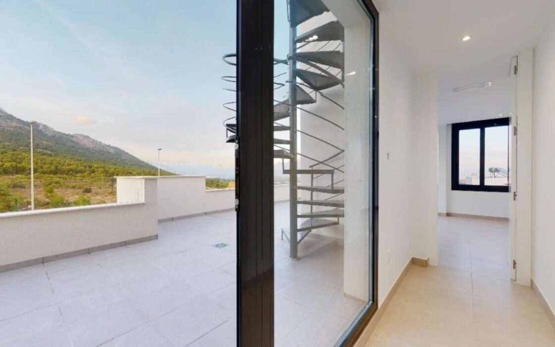 Будинок в Полопе 144 кв.м з терасою та видом на море