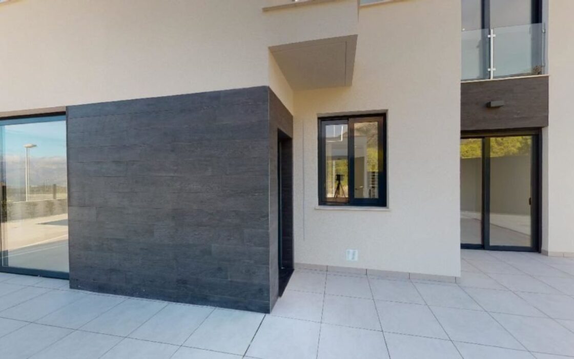 Будинок в Полопе 144 кв.м з терасою та видом на море