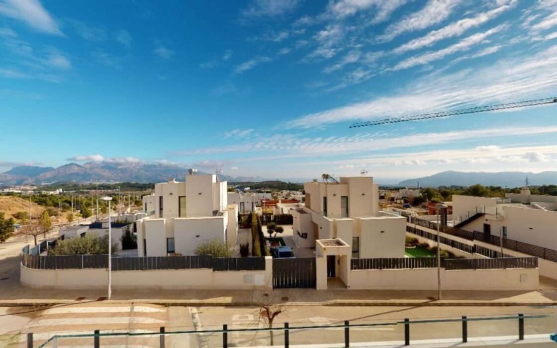 Будинок в Полопе 144 кв.м з терасою та видом на море