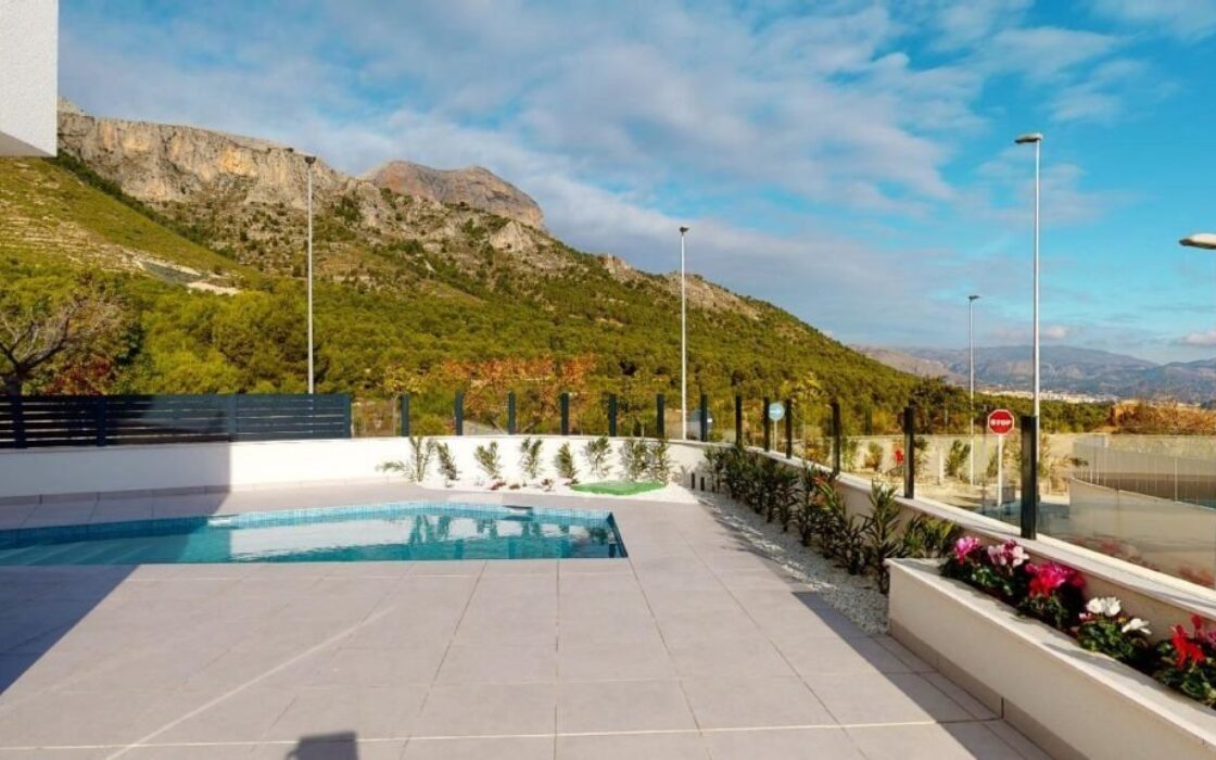 Будинок в Полопе 144 кв.м з терасою та видом на море