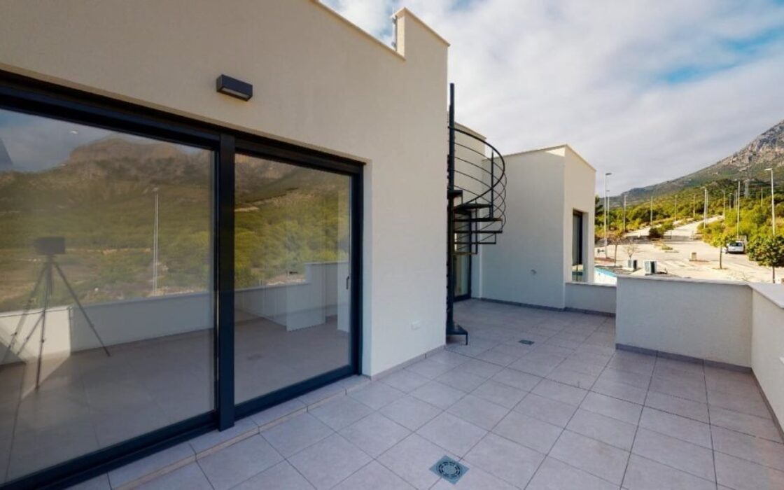 Будинок в Полопе 144 кв.м з терасою та видом на море