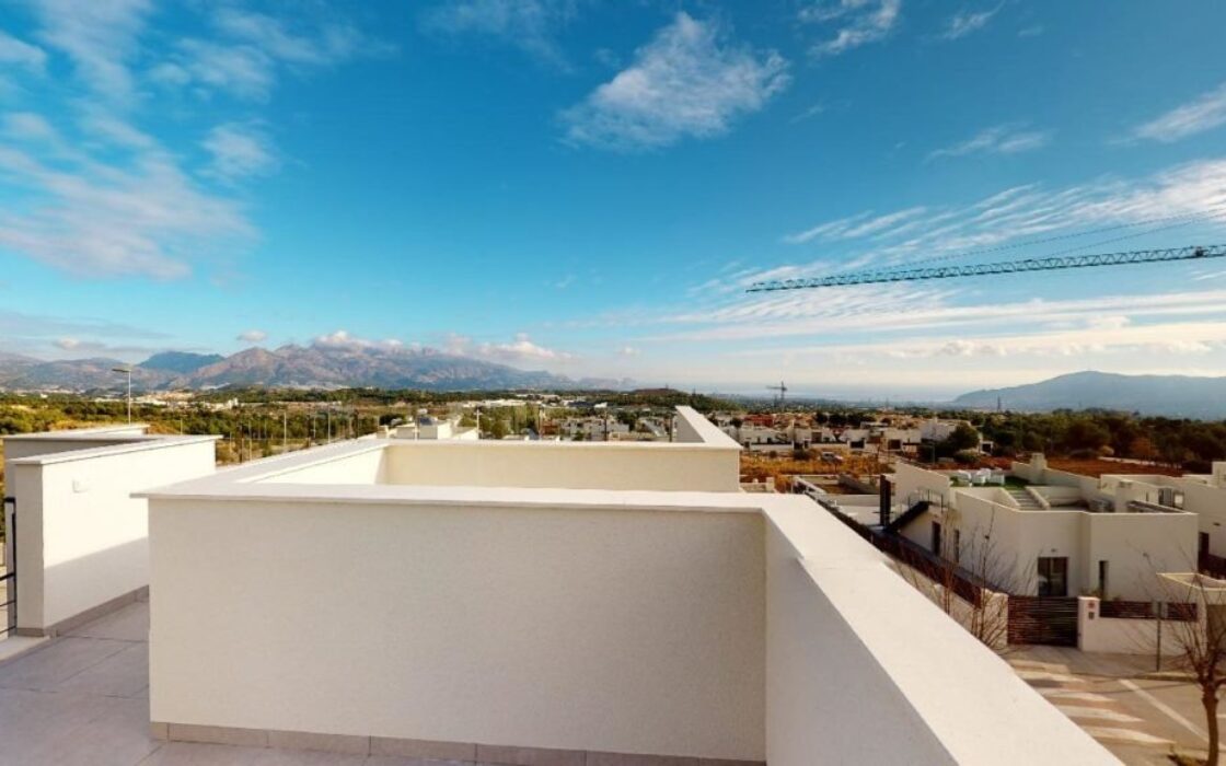 Будинок в Полопе 144 кв.м з терасою та видом на море