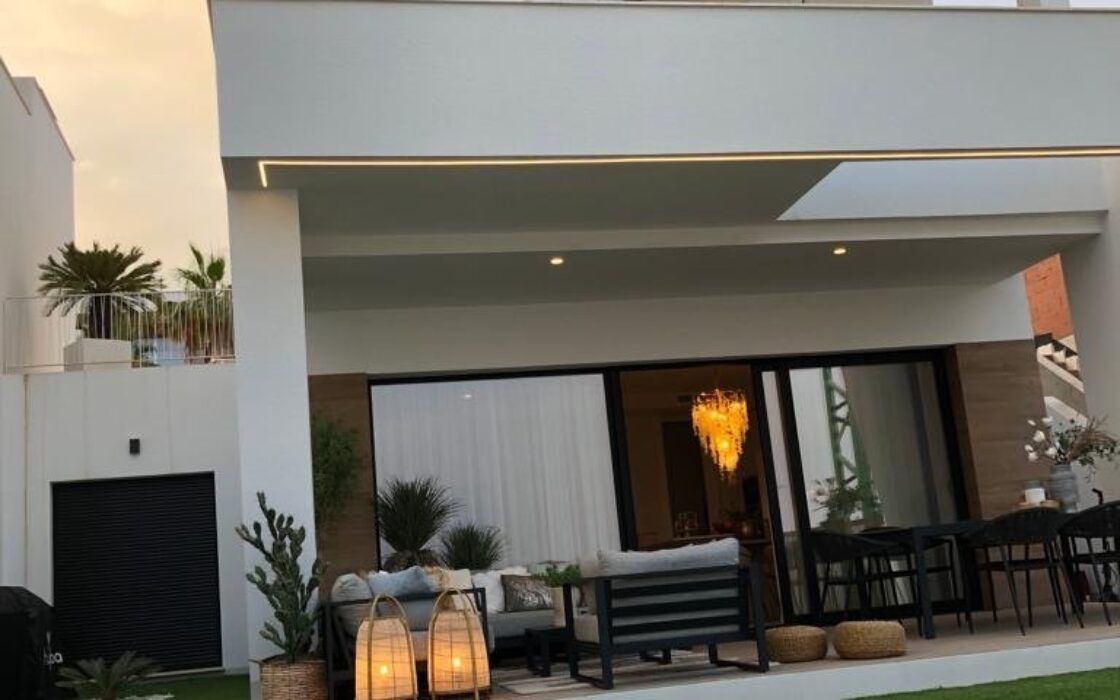 Вілла у Фінестраті з 3 спальнями та басейном біля моря