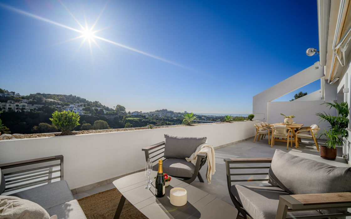 Апартаменти в Ла Кінта з терасою 90 кв.м 2 кімнати