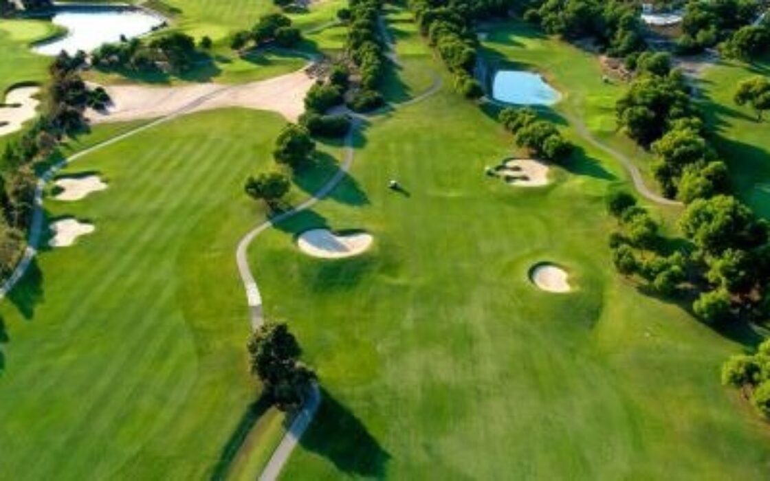 Новые виллы в Пилар-де-ла-Орадада у поля для гольфа