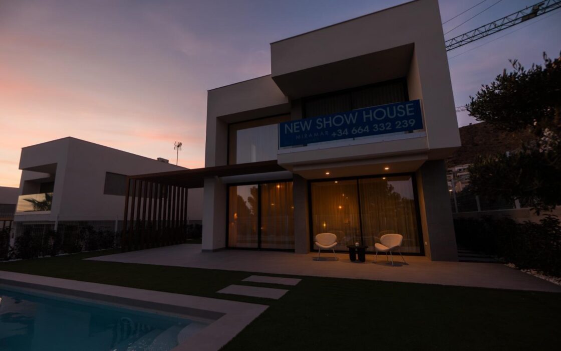 Вілли в Сьєрра Кортина з видом на море та басейном