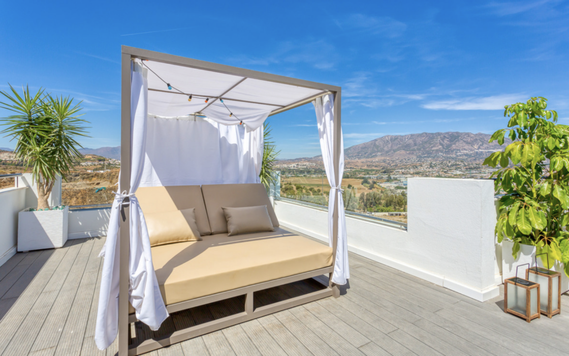 Новая квартира в Михасе с 4 спальнями и видом на море