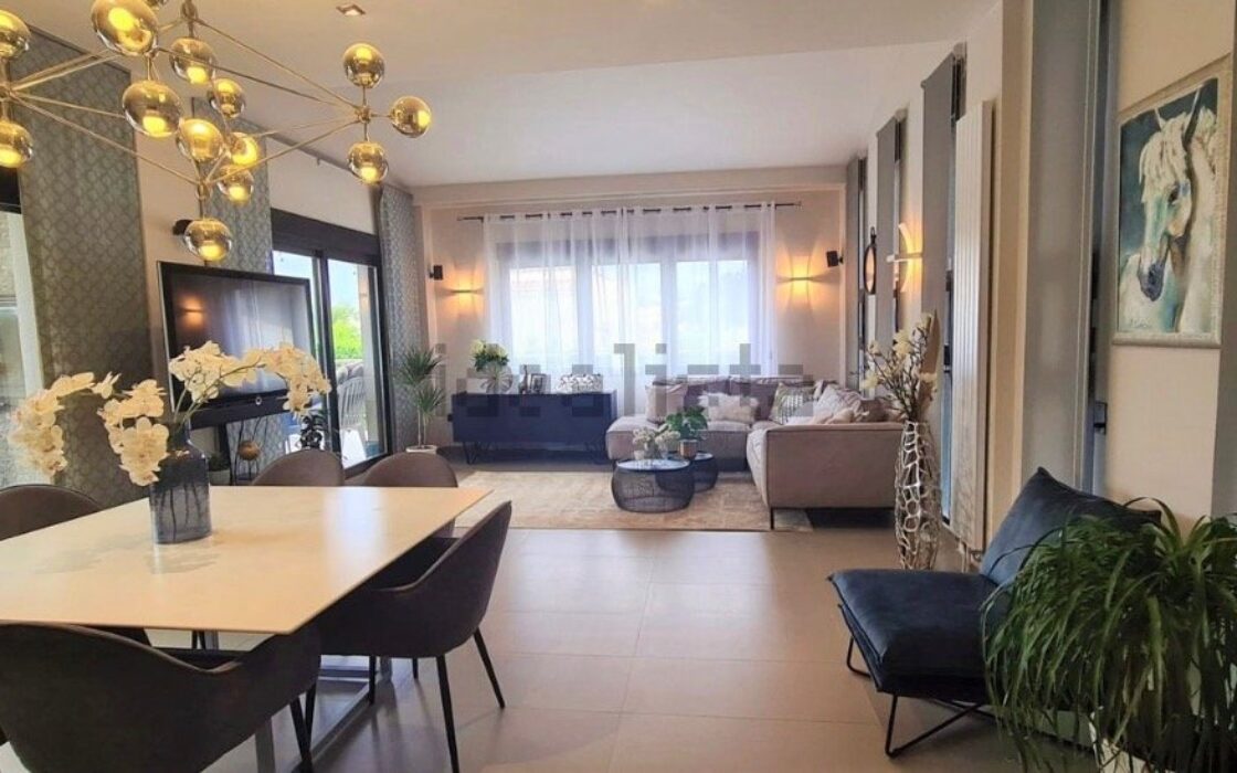 Вілла в Кальпе з 5 спальнями та басейном біля моря