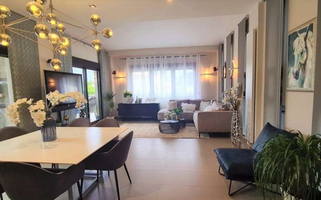 Вілла в Кальпе з 5 спальнями та басейном біля моря