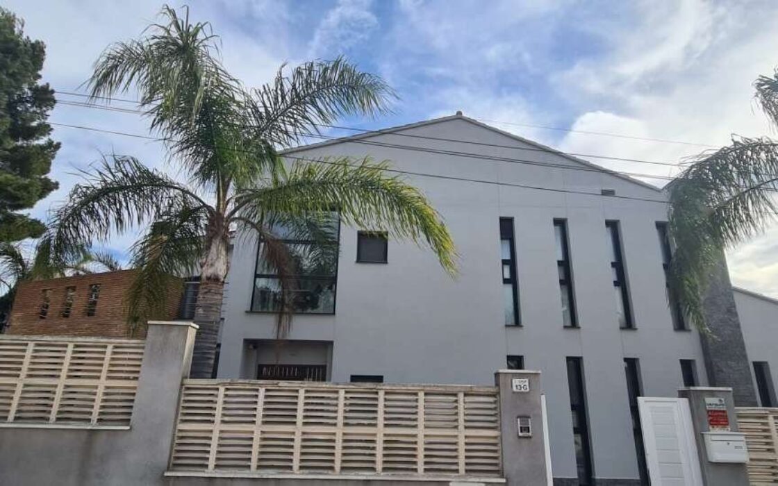 Вілла в Кальпе з 5 спальнями та басейном біля моря