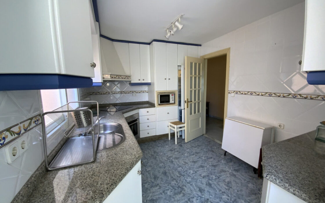 Светлая квартира с террасой в Марбелье 108 кв.м у моря