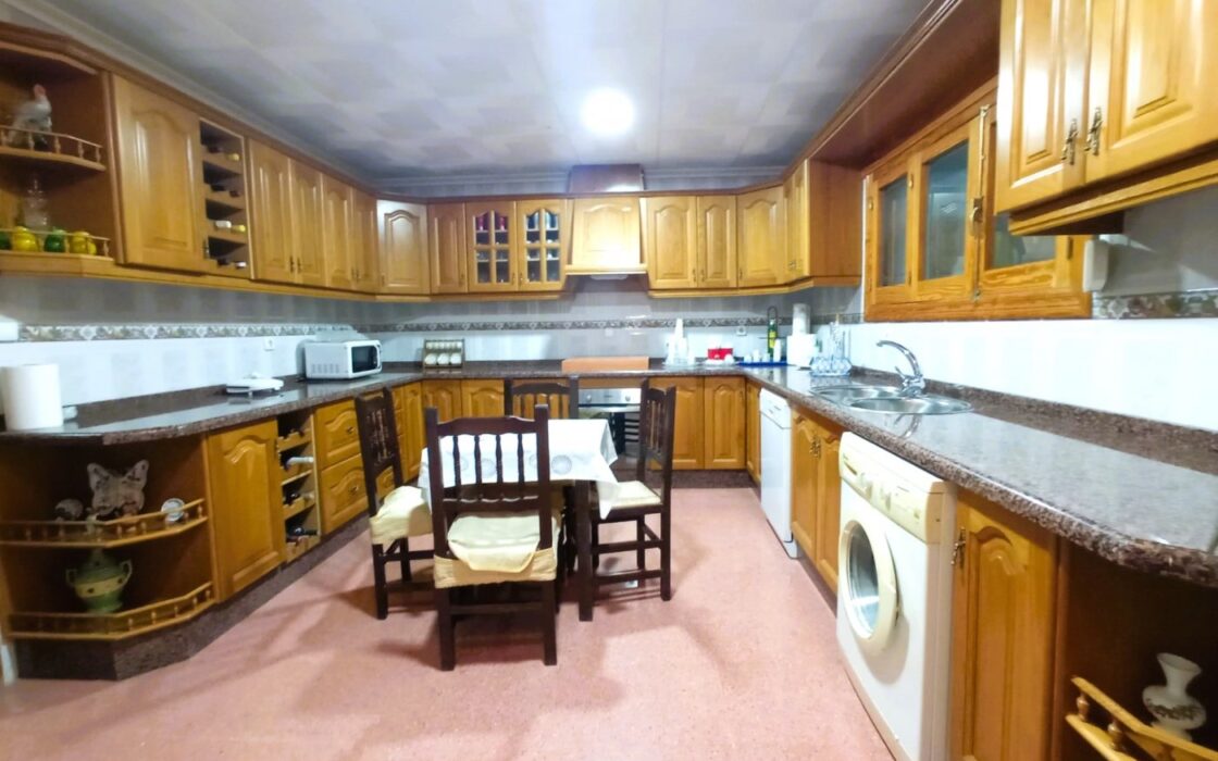 Независимая Вилла 500 кв.м с Участком 10 000 кв.м в Мучамиэль