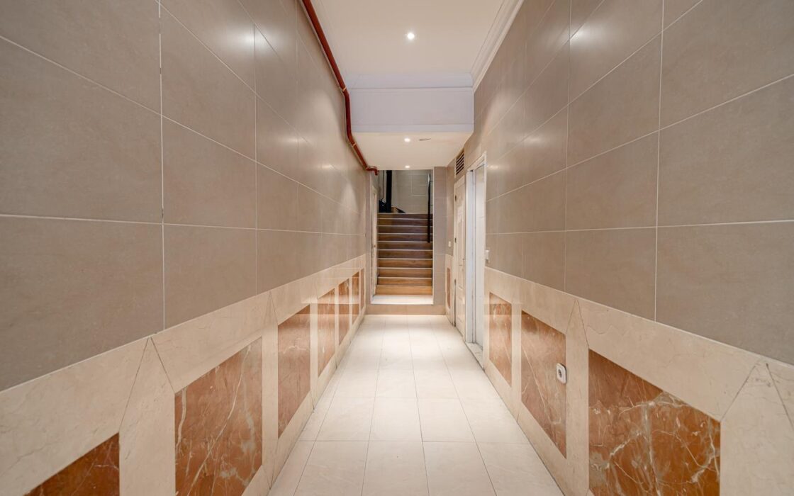 Продаётся 4-комнатная квартира с новым ремонтом в Мадриде