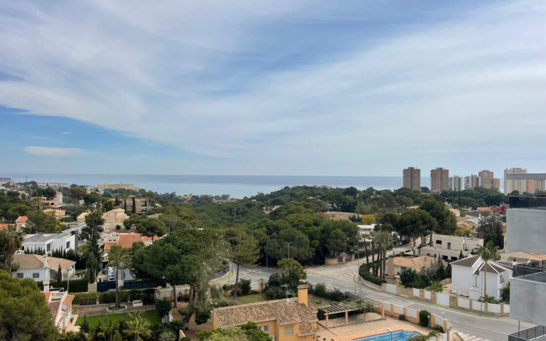 Апартаменти в Ориуэла Коста 97 кв.м з терасою біля моря