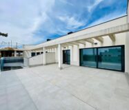 Апартаменти в Ориуэла Коста 97 кв.м з терасою біля моря