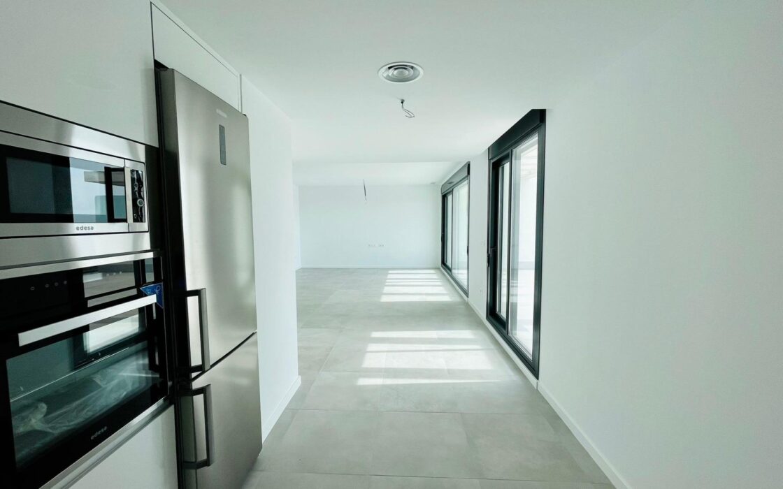 Апартаменти в Ориуэла Коста 97 кв.м з терасою біля моря