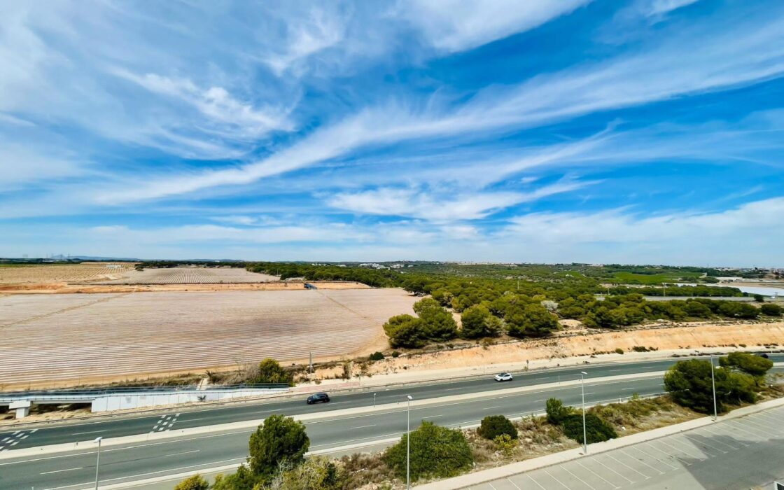 Апартаменти в Ориуэла Коста 97 кв.м з терасою біля моря