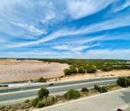 Апартаменти в Ориуэла Коста 97 кв.м з терасою біля моря