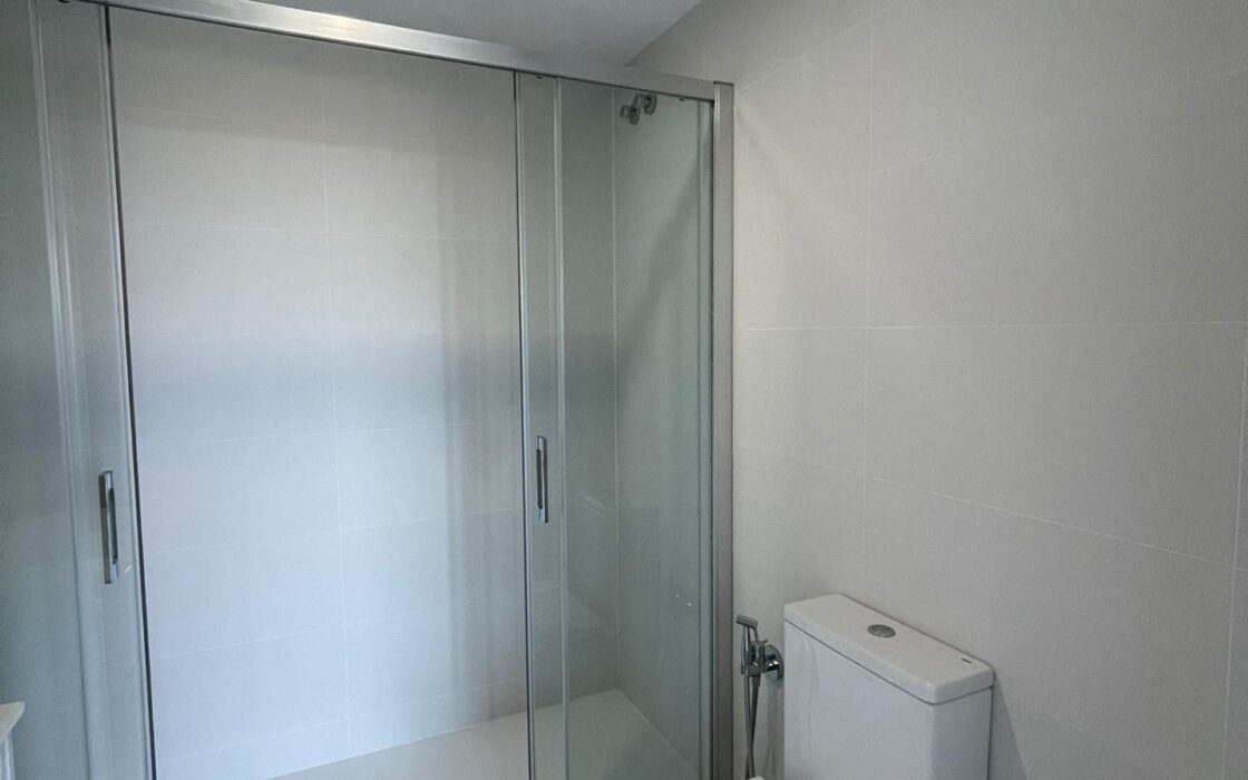 Апартаменти в Ориуэла Коста 97 кв.м з терасою біля моря