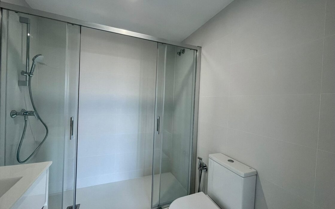 Апартаменти в Ориуэла Коста 97 кв.м з терасою біля моря