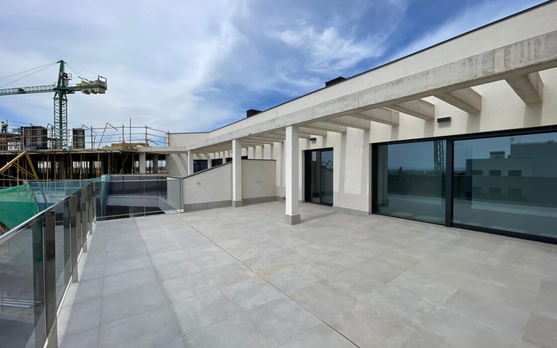 Апартаменти в Ориуэла Коста 97 кв.м з терасою біля моря