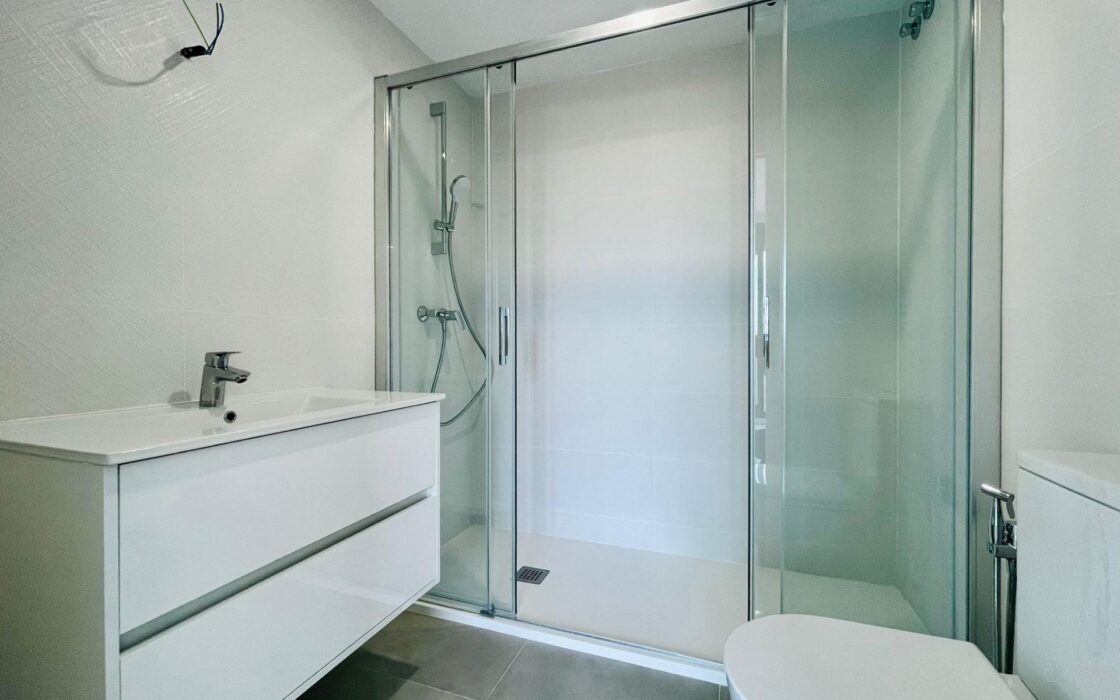 Апартаменти в Ориуэла Коста 97 кв.м з терасою біля моря