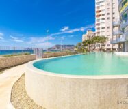 Сучасні будинки біля моря в Кальпе з панорамним видом