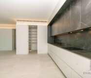 Сучасні будинки біля моря в Кальпе з панорамним видом