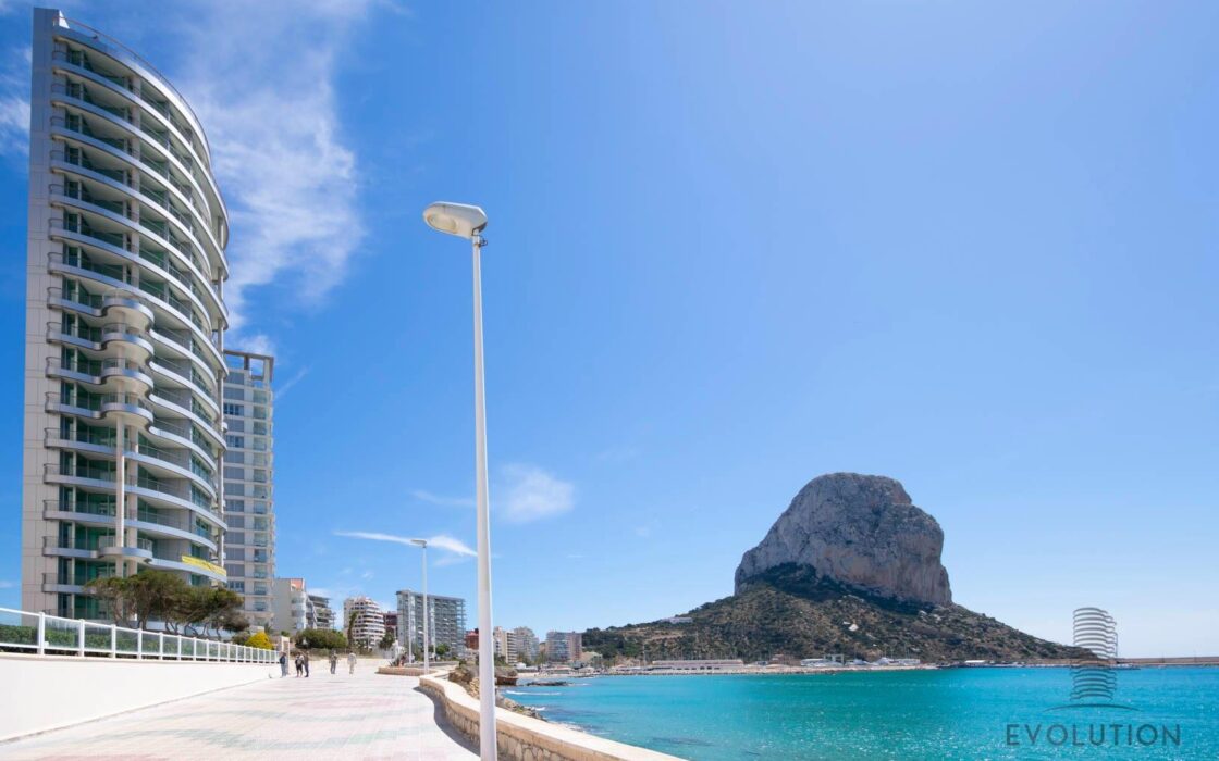 Будинки з сучасним дизайном біля моря в Кальпе 133 кв.м