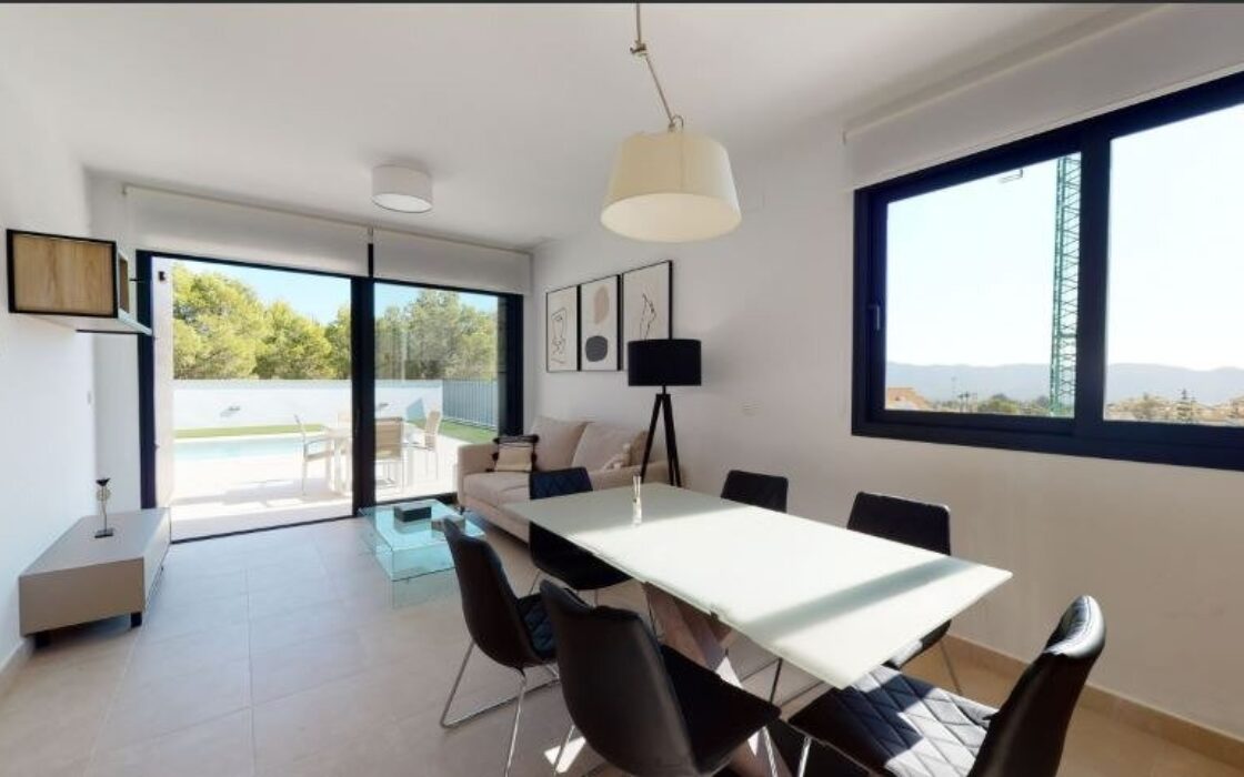 Новые виллы в Ла Нусии с террасой и бассейном 141 кв.м