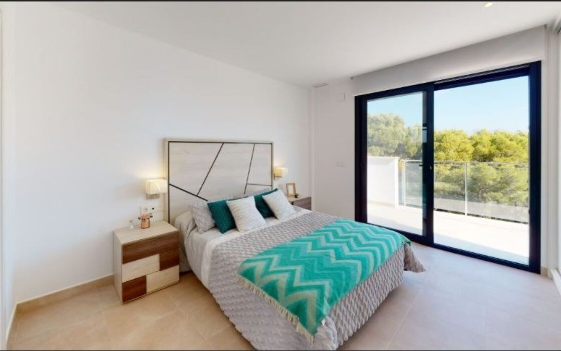 Новые виллы в Ла Нусии с террасой и бассейном 141 кв.м