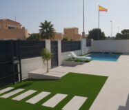 Нові вілли в Пінар-де-Камповерде з солярієм та ділянкою