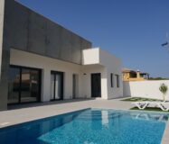 Нові вілли в Пінар-де-Камповерде з солярієм та ділянкою