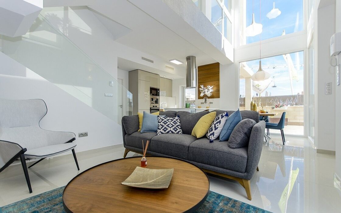 Нові вілли в Лос-Монтесинос з терасою та басейном