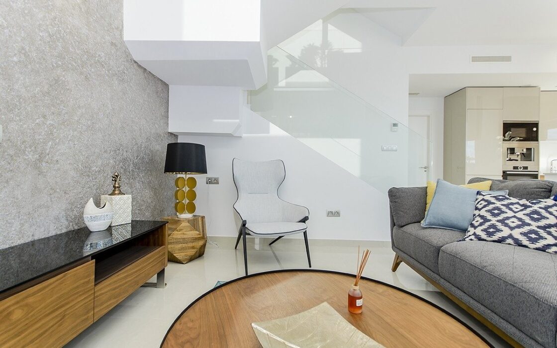 Нові вілли в Лос-Монтесинос з терасою та басейном