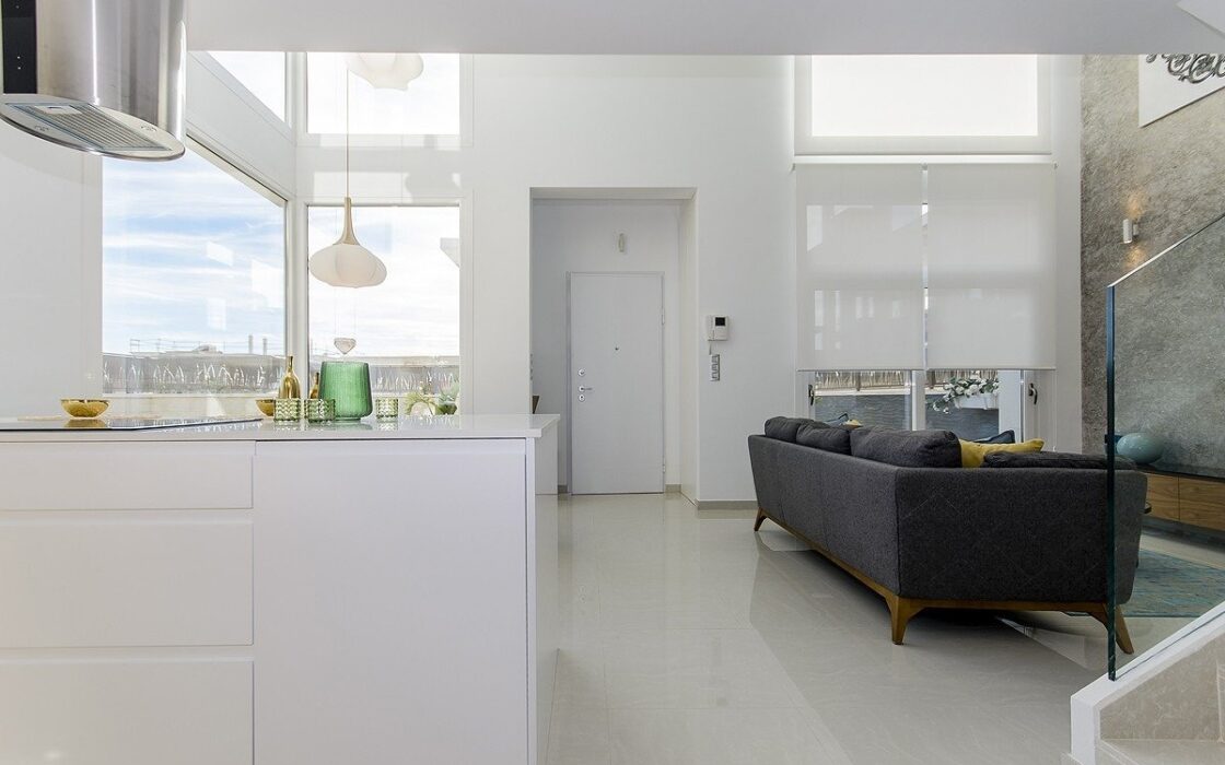 Нові вілли в Лос-Монтесинос з терасою та басейном