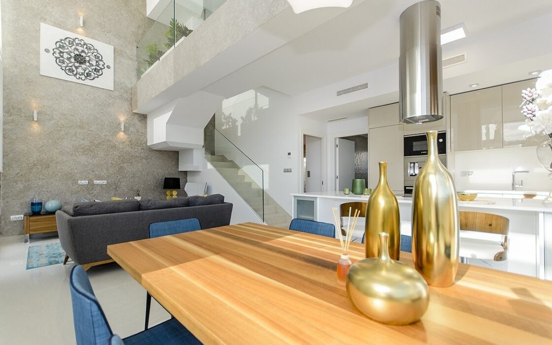 Нові вілли в Лос-Монтесинос з терасою та басейном