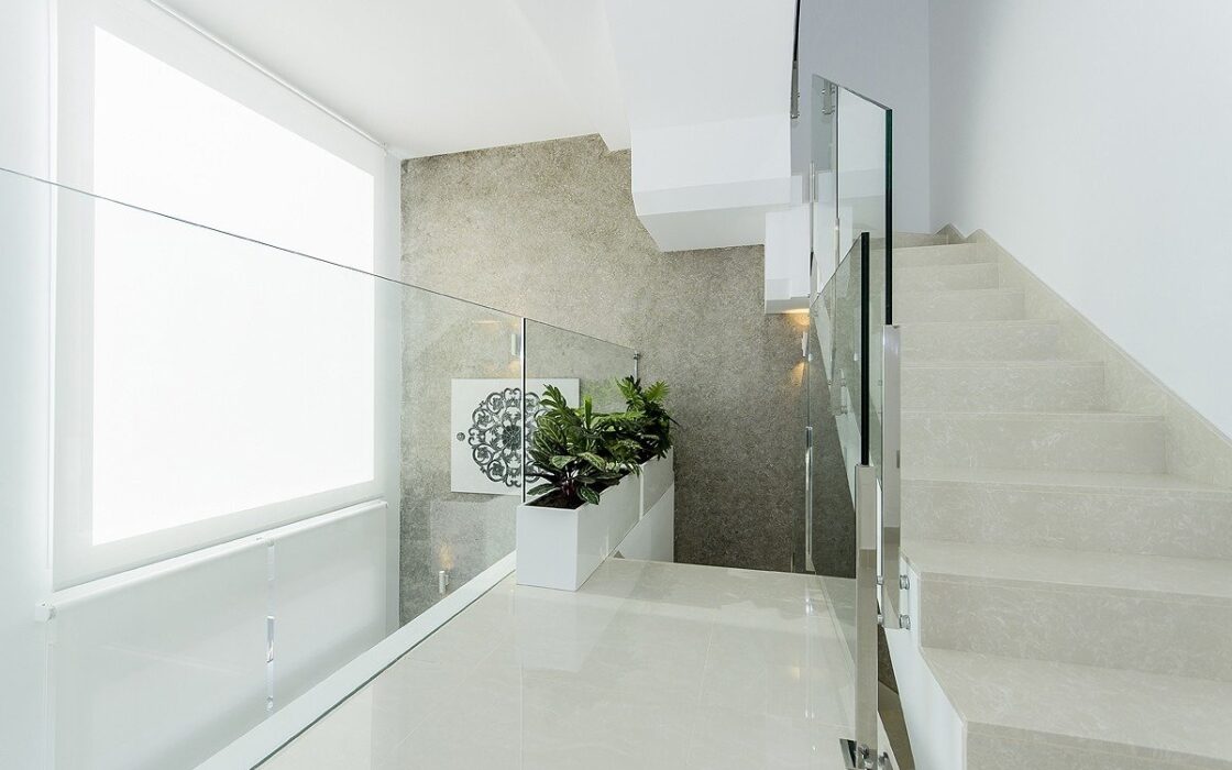 Нові вілли в Лос-Монтесинос з терасою та басейном