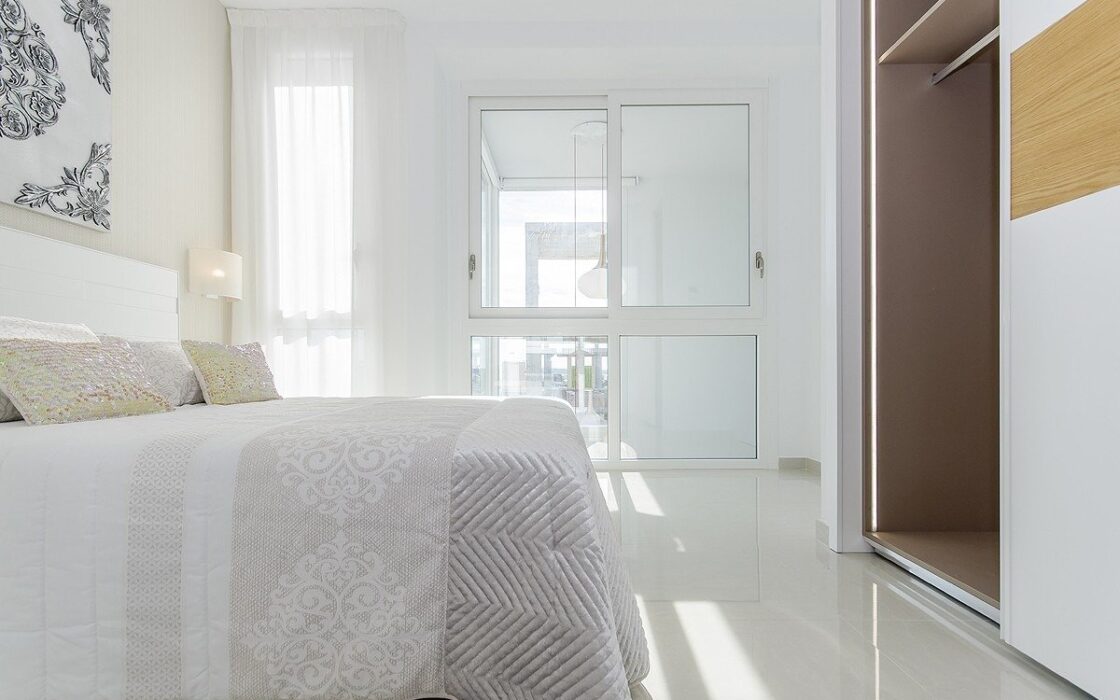 Нові вілли в Лос-Монтесинос з терасою та басейном