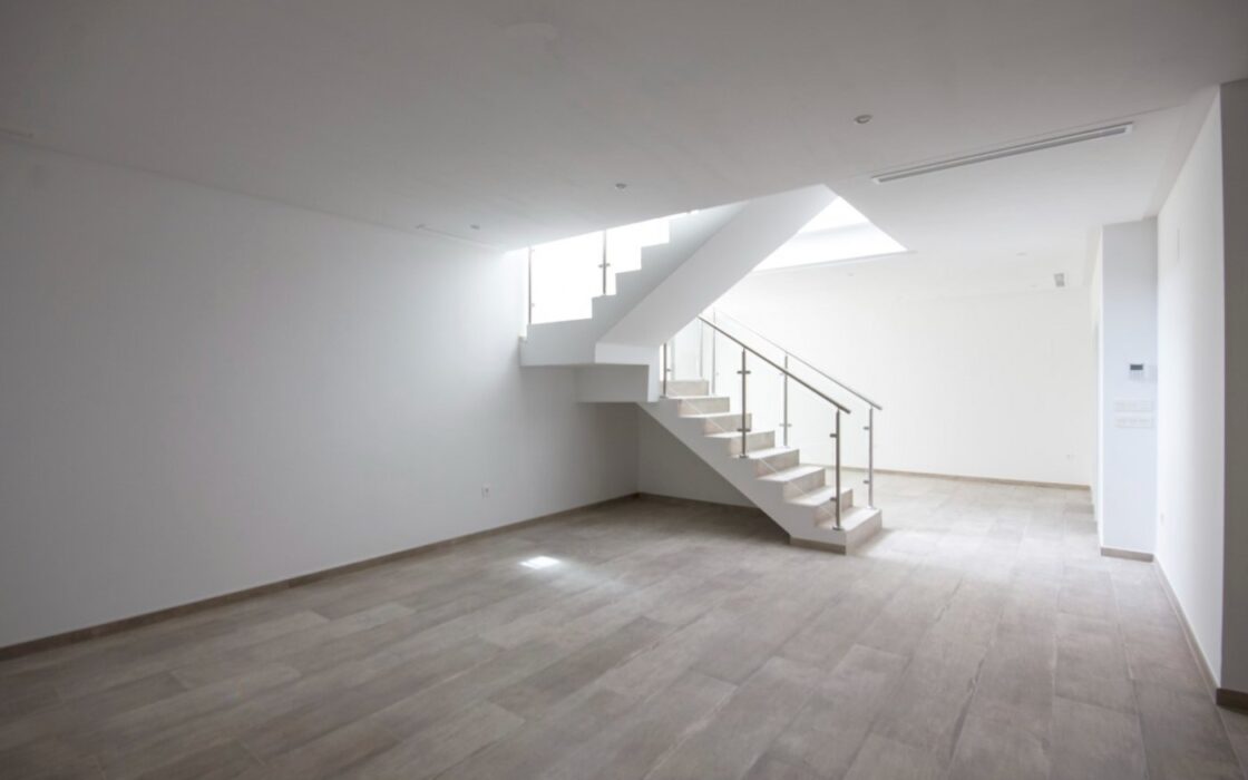 Будинок в Ель Кампельо 220 кв.м біля моря з басейном та терасою