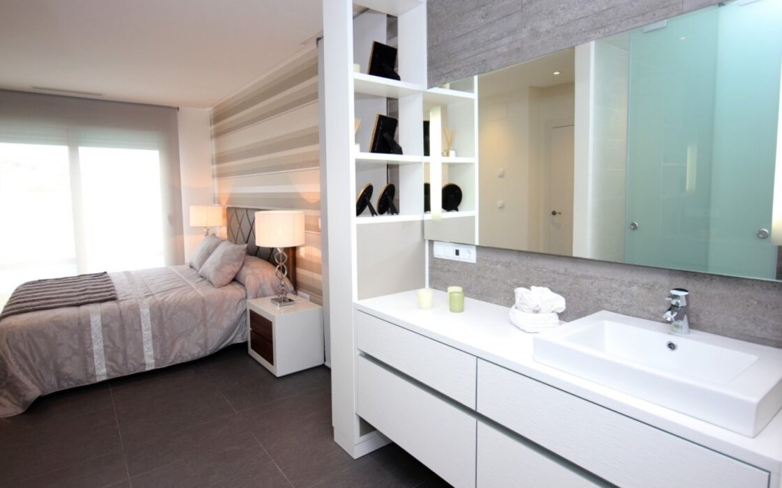 Будинок в Ель Кампельо 220 кв.м біля моря з басейном та терасою