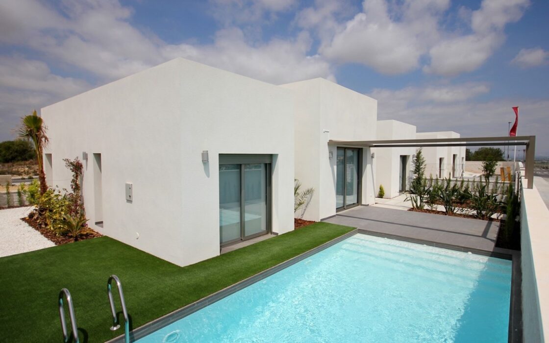 Будинок в Ель Кампельо 220 кв.м біля моря з басейном та терасою