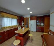 Вілла 600 кв.м в Торрев’єсі з басейном та ліфтом