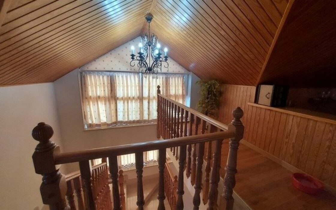 Вілла 600 кв.м в Торрев’єсі з басейном та ліфтом